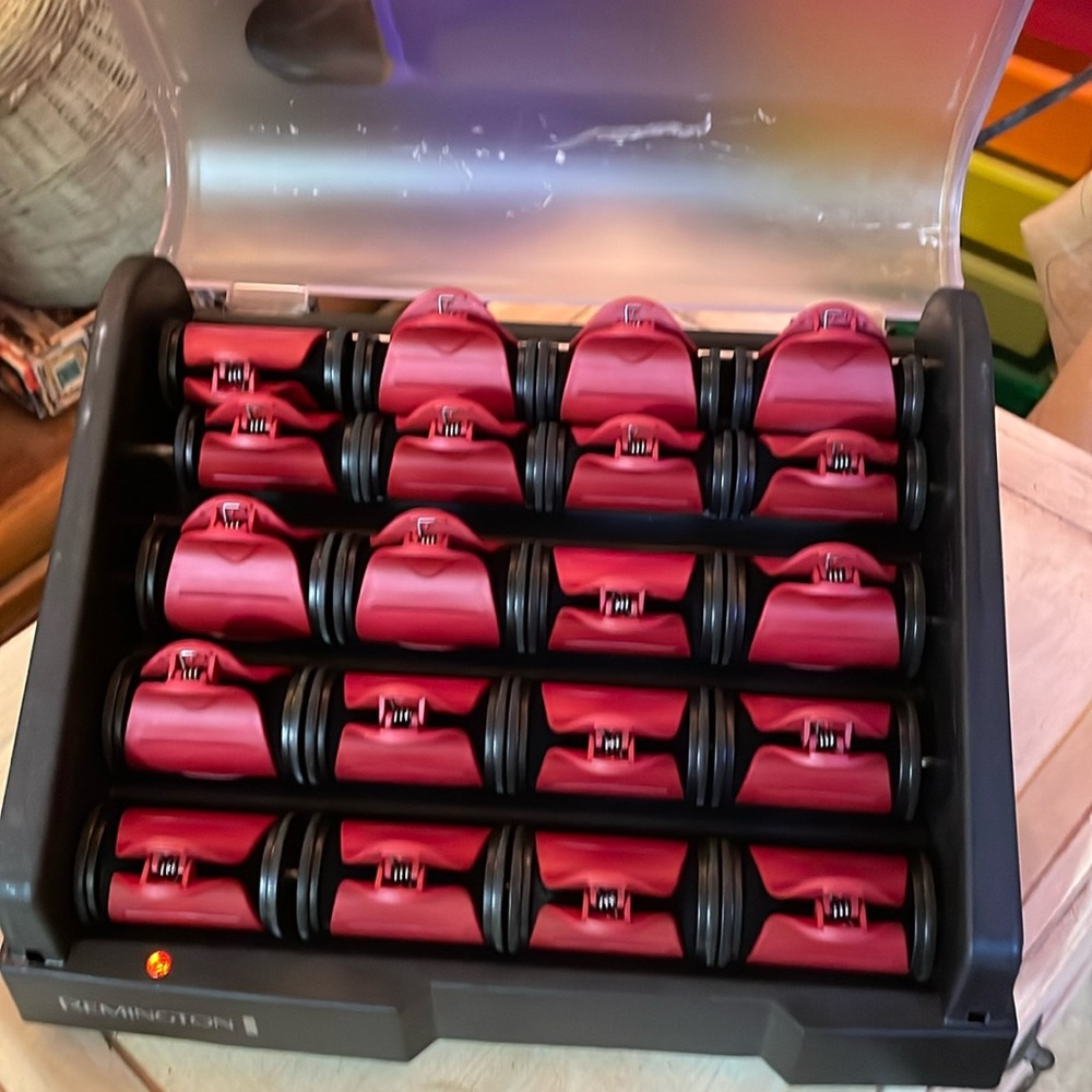 Remington Model H-9096 Hair Curlers | 20 Red Hot Rollers | 2 Sizes w/Clips
EUC!